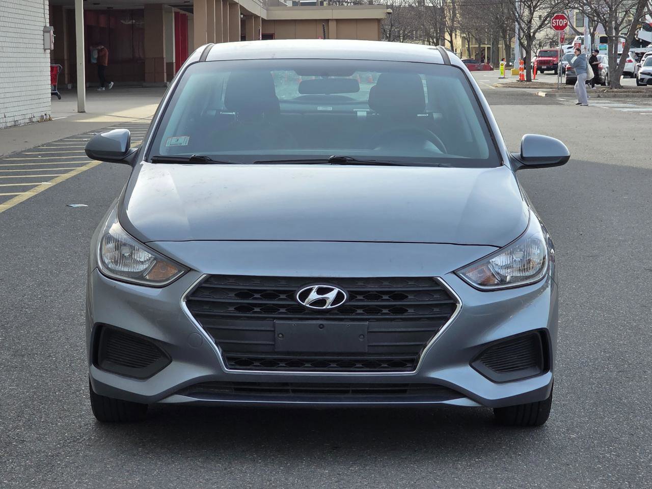 Used 2018 Hyundai Accent SE image 2