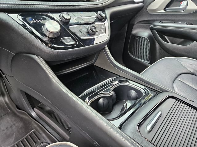 Used 2022 Chrysler Pacifica Limited w/ S Appearance Package FWD image 23