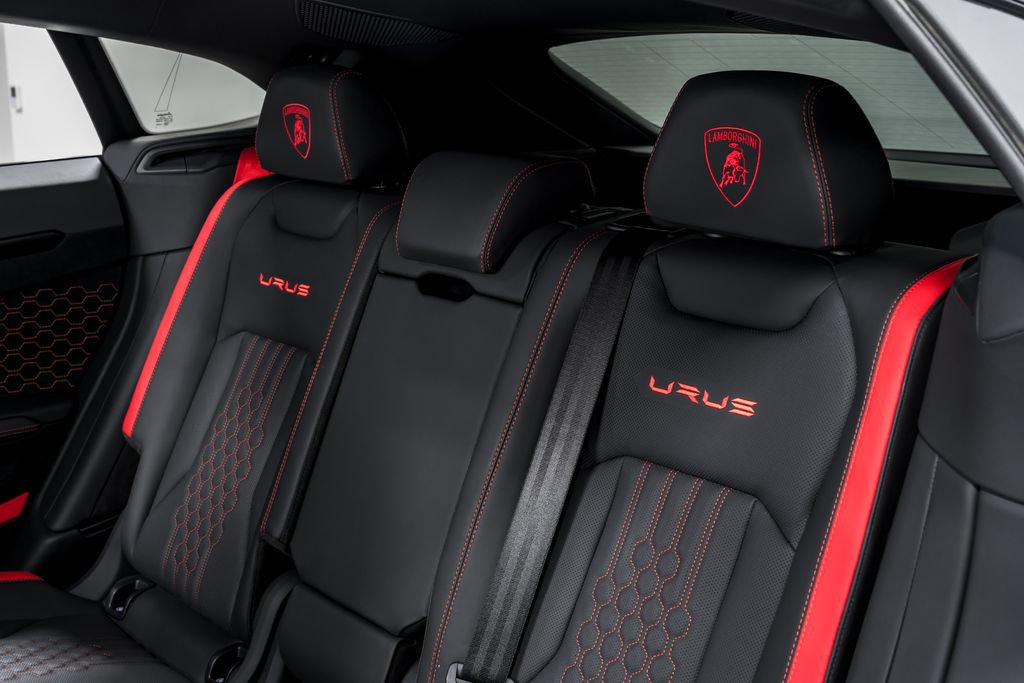 Used 2024 Lamborghini Urus Performante AWD/4WD image 33