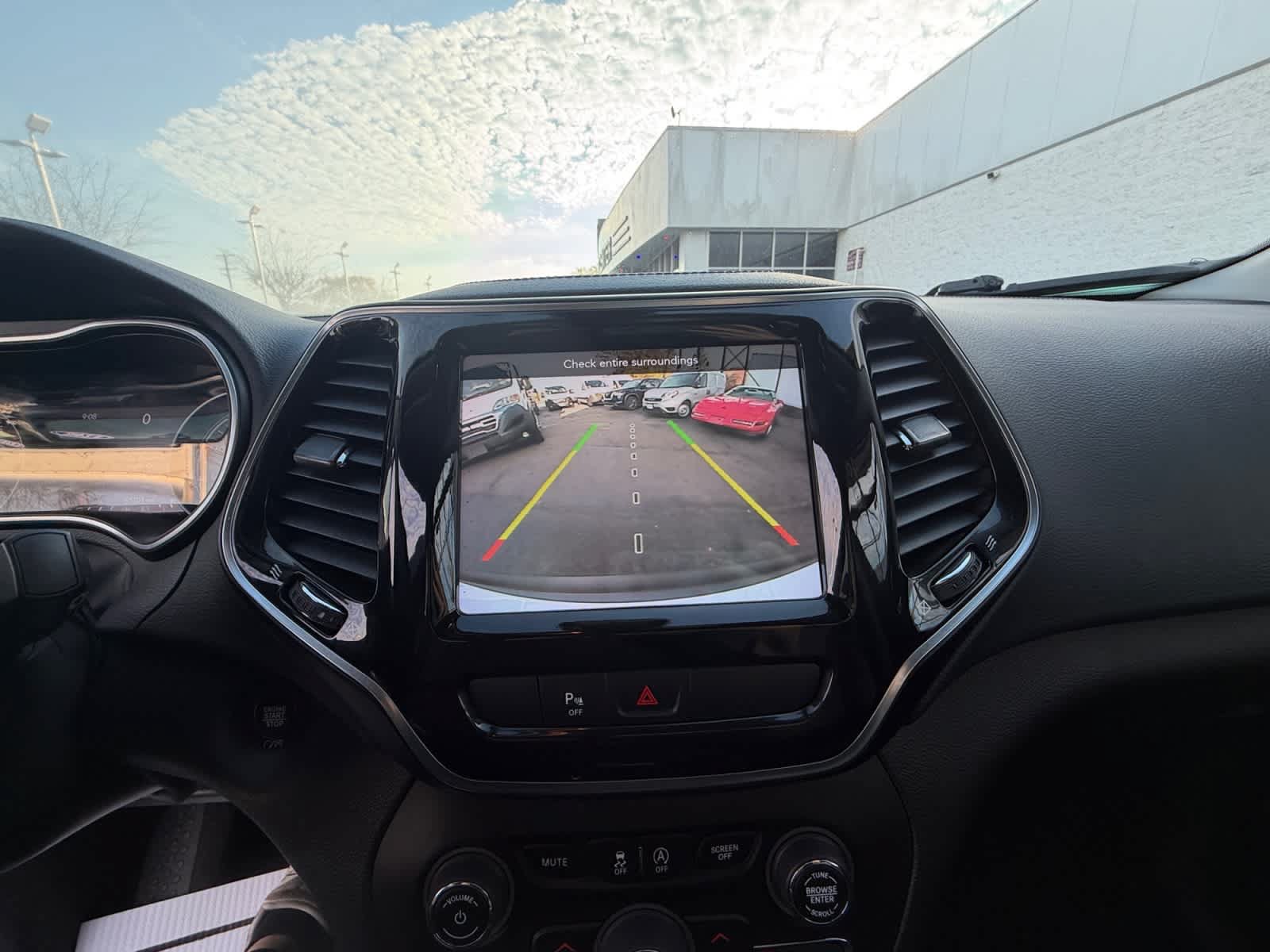 Used 2020 Jeep Cherokee Limited AWD/4WD image 39