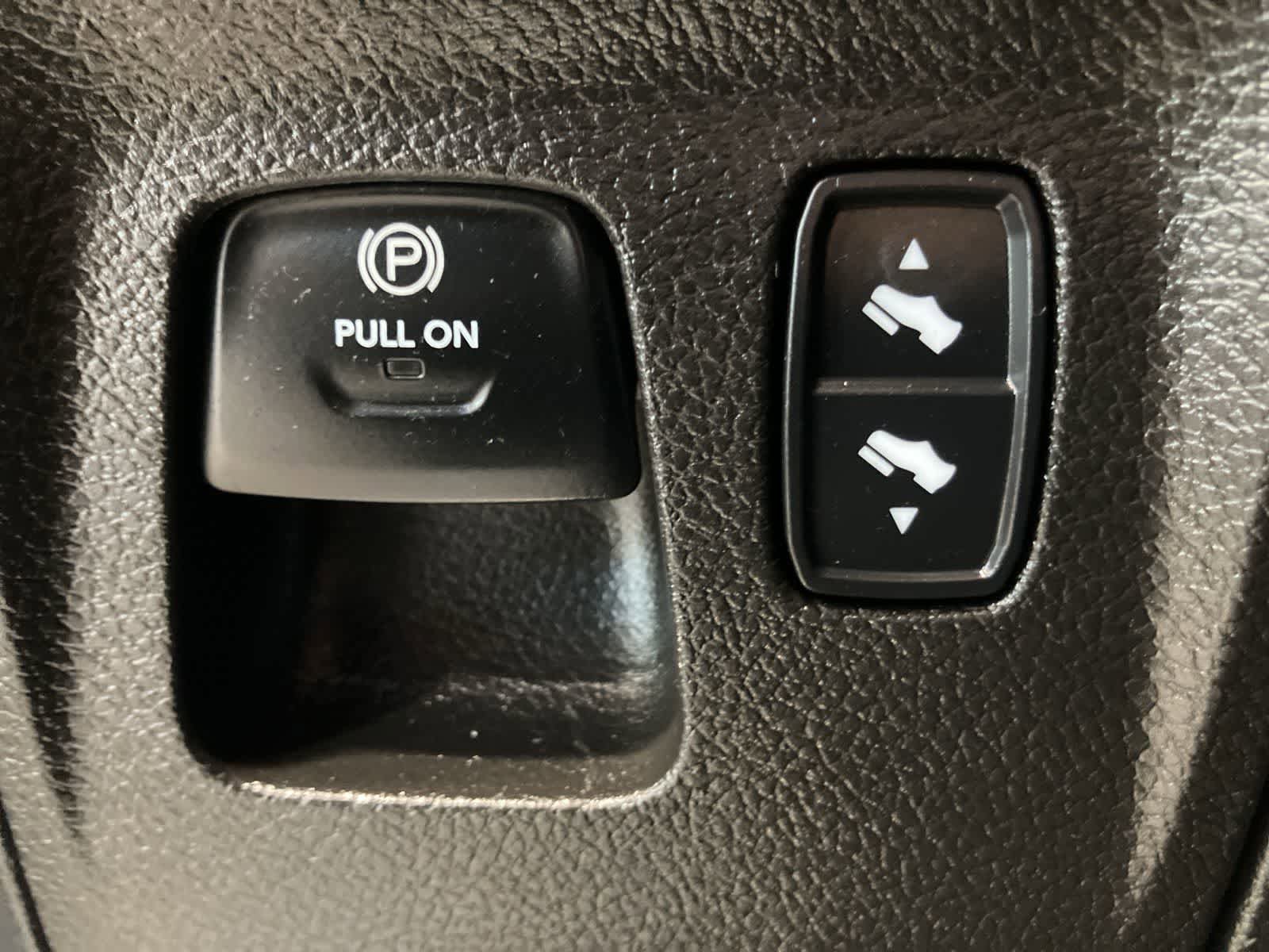 Used 2022 RAM 1500 Laramie AWD/4WD image 15