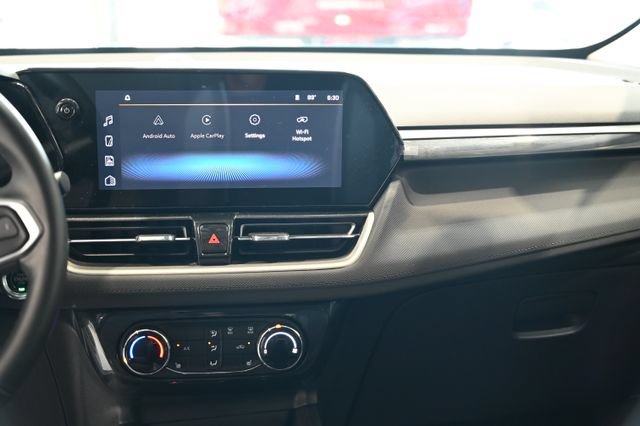 Certified 2025 Chevrolet TrailBlazer LT w/ LT Cold Weather Package FWD image 14