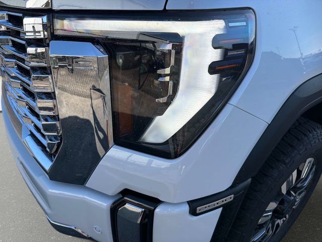 New 2026 GMC Sierra 2500 Denali w/ Denali Reserve Package image 9