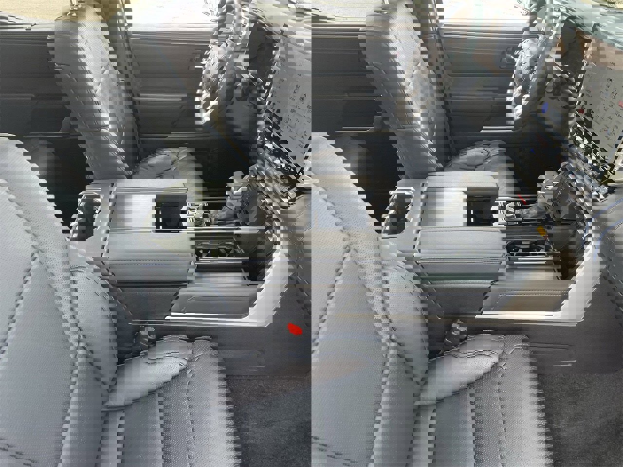 Used 2024 Toyota Tundra Platinum image 9