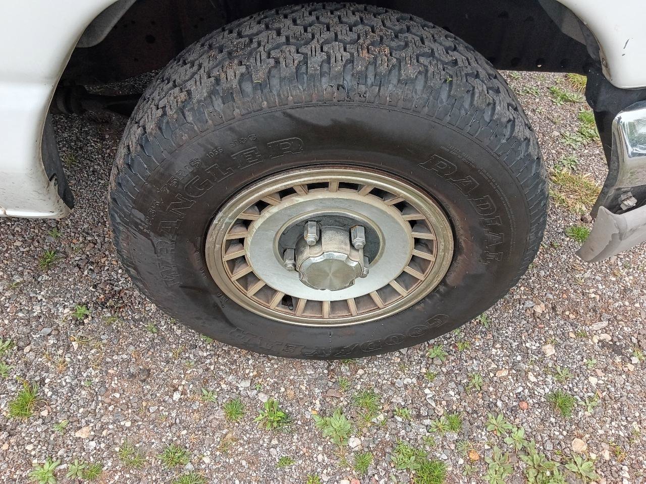 Used 2003 Ford E-150 and Econoline 150 Wagon RWD image 31