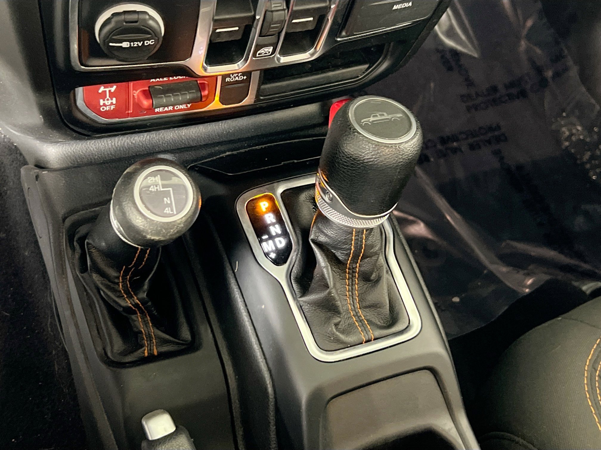 Used 2022 Jeep Gladiator Mojave w/ Cold Weather Group AWD/4WD image 17
