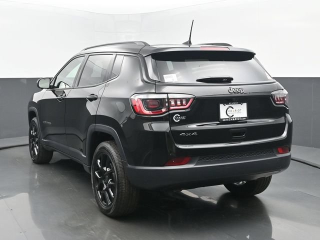 New 2025 Jeep Compass Latitude w/ Sun & Sound Group AWD/4WD image 4