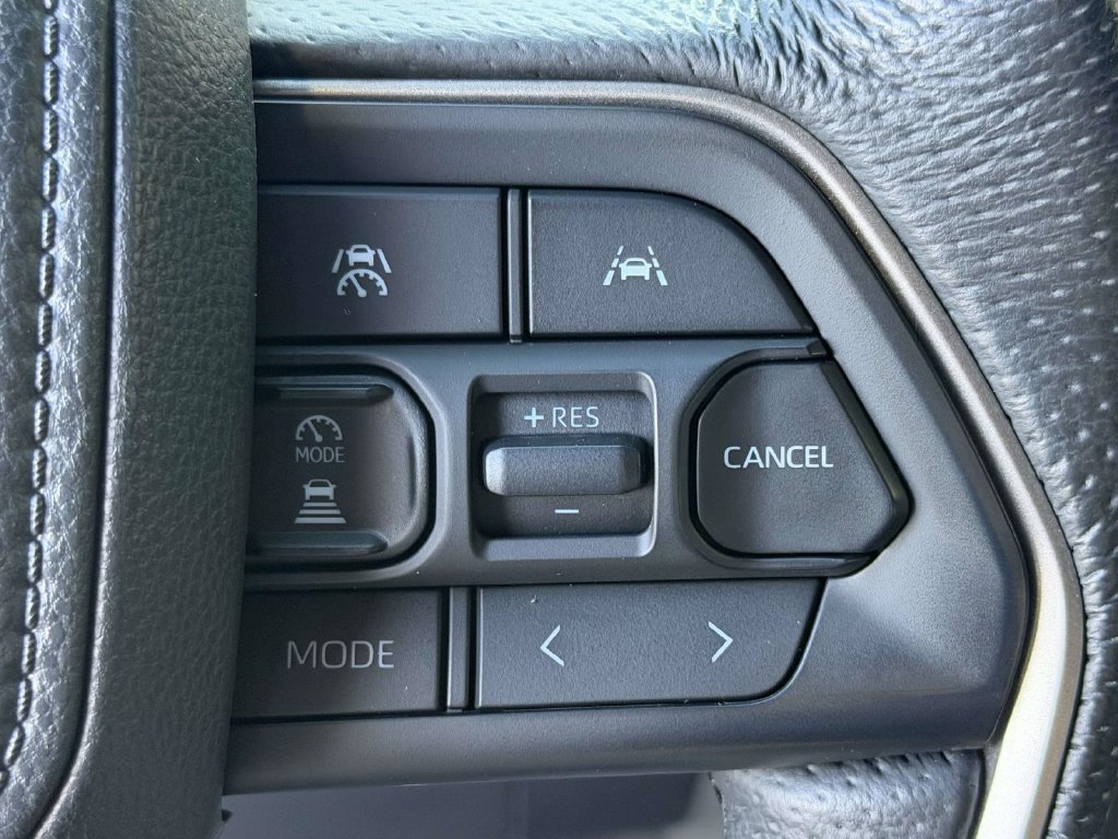 Used 2025 Toyota Tacoma TRD Sport AWD/4WD image 22