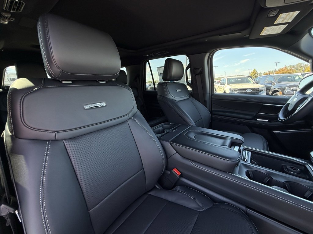 New 2025 Ford Expedition Platinum w/ Stealth Performance Package image 31