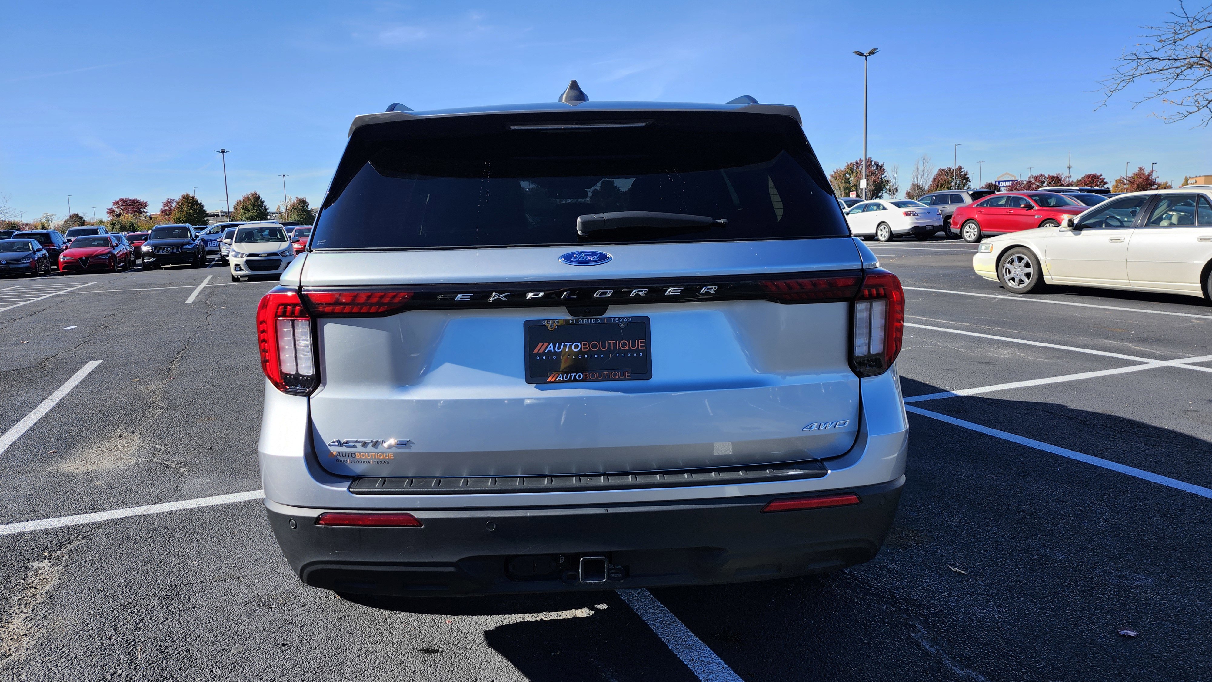 Used 2025 Ford Explorer Active image 9