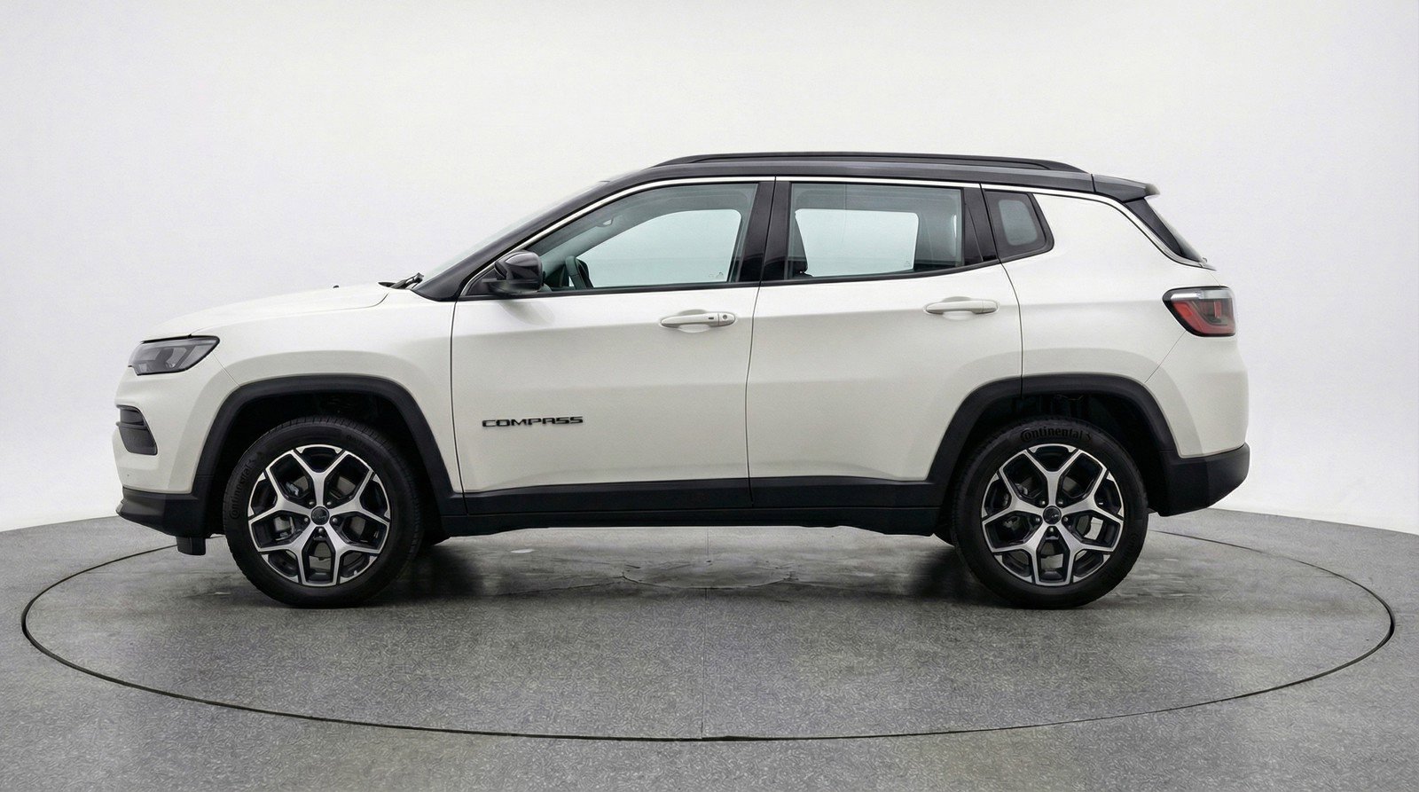 Used 2025 Jeep Compass Limited image 5