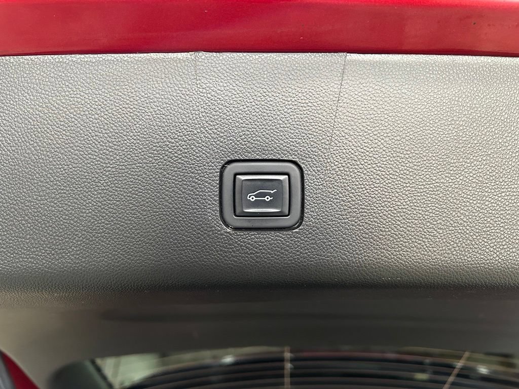 Used 2023 Chevrolet Traverse LT AWD/4WD image 14