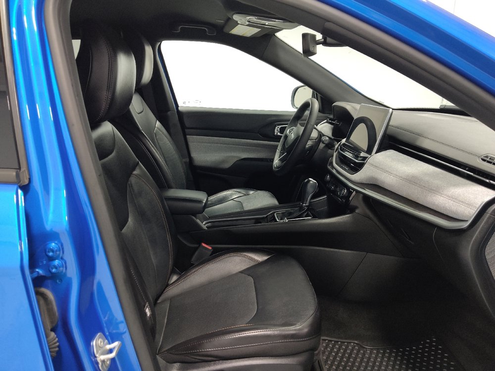 Used 2023 Jeep Compass Latitude AWD/4WD image 21