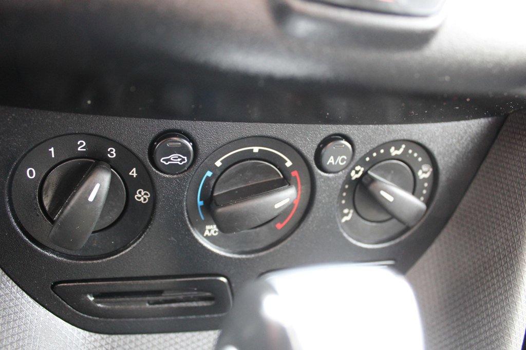 Used 2016 Ford Transit Connect XL image 16