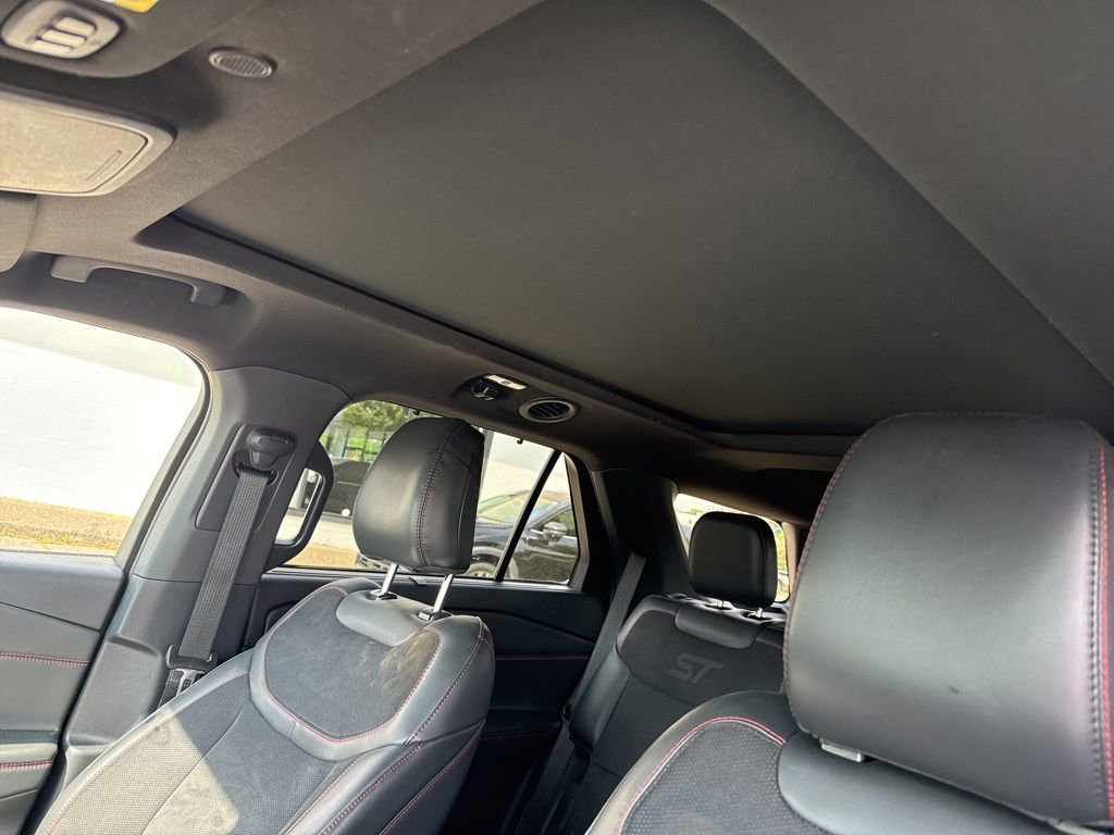 Used 2025 Ford Explorer ST AWD/4WD image 14