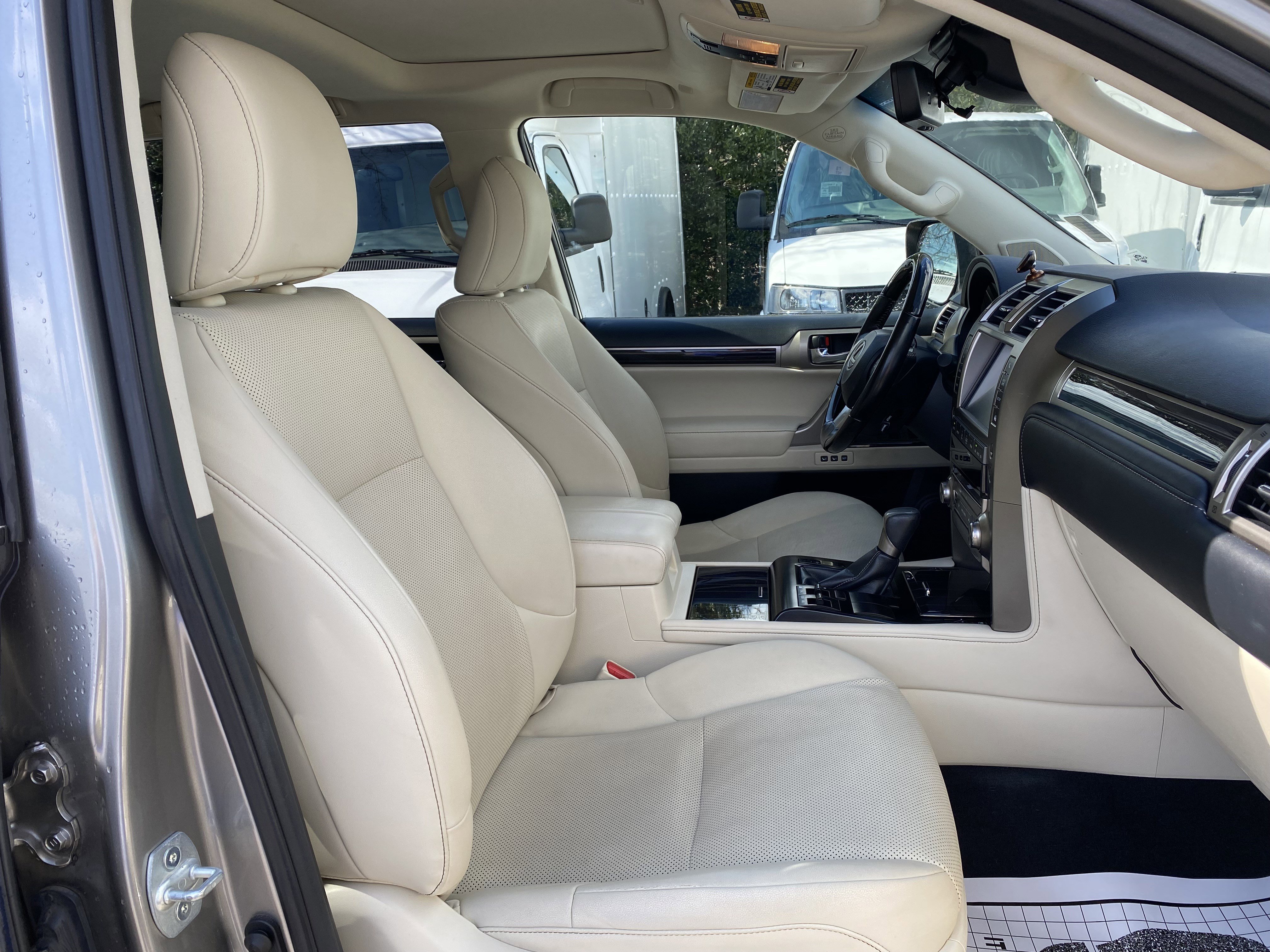 Used 2020 Lexus GX 460 Premium w/ Premium Package image 35