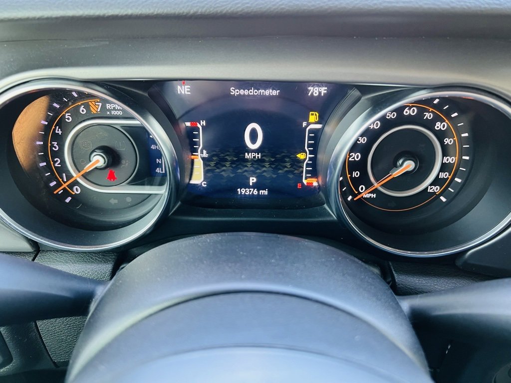 Used 2023 Jeep Gladiator Sport image 12