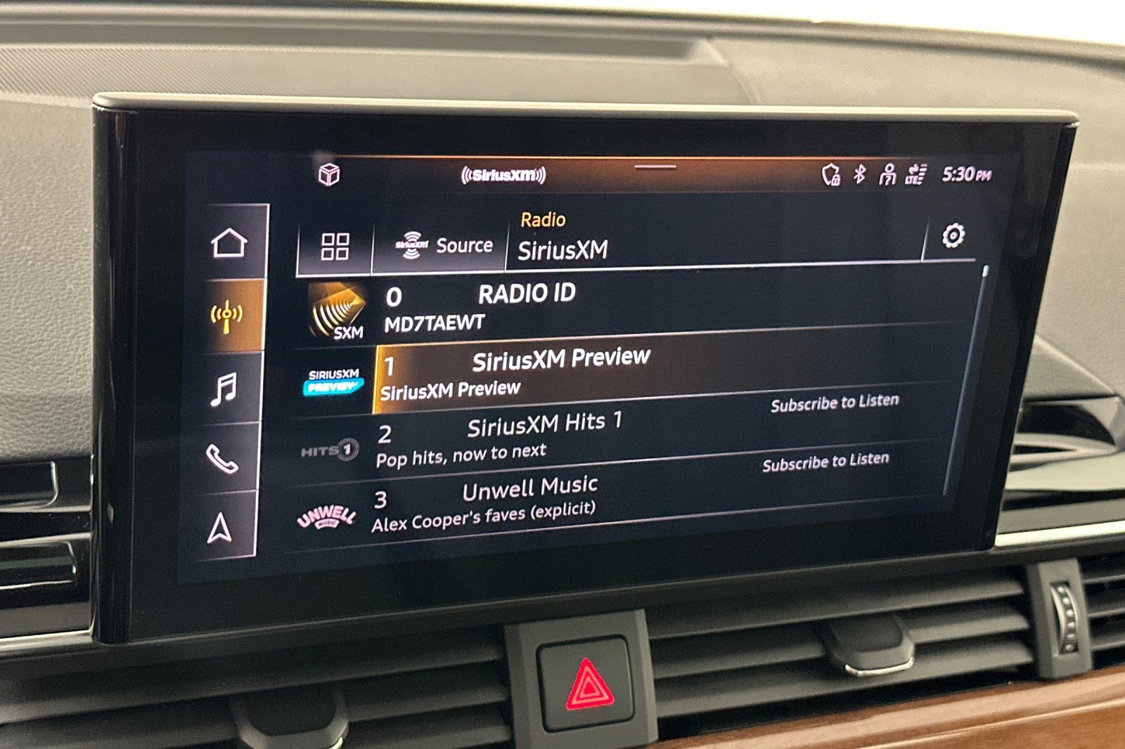 Used 2023 Audi A4 2.0T Premium w/ Convenience Package image 16