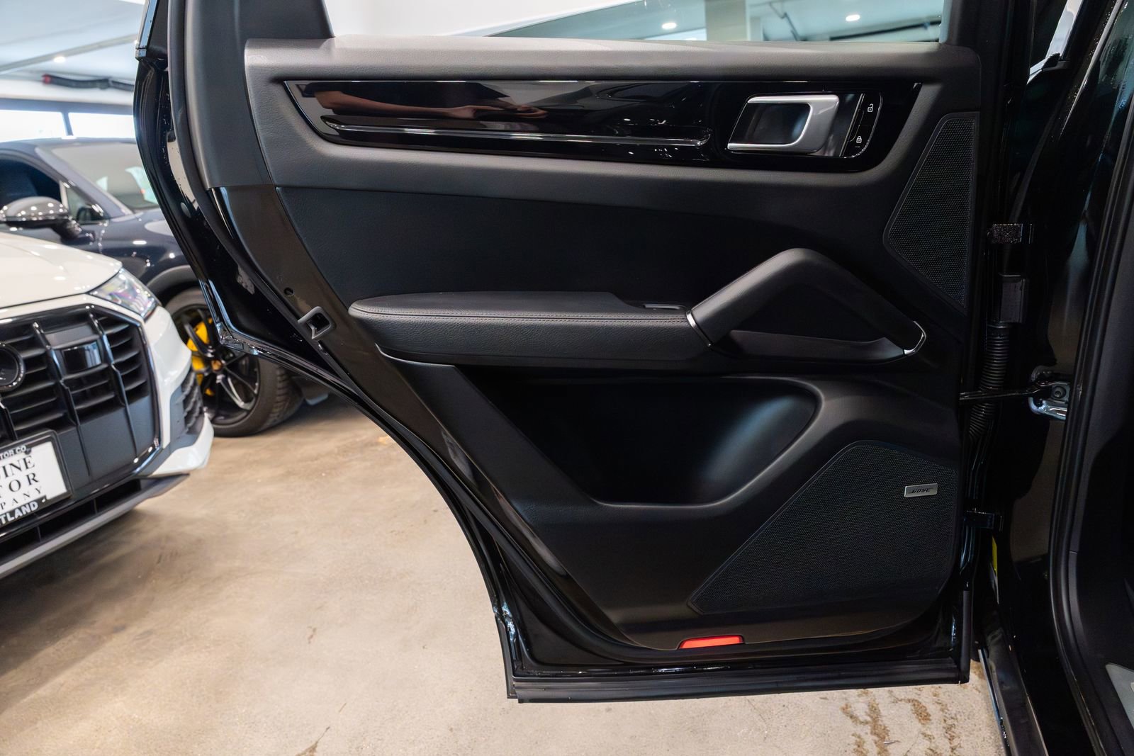 Used 2020 Porsche Cayenne E-Hybrid Coupe w/ Premium Plus Package image 19