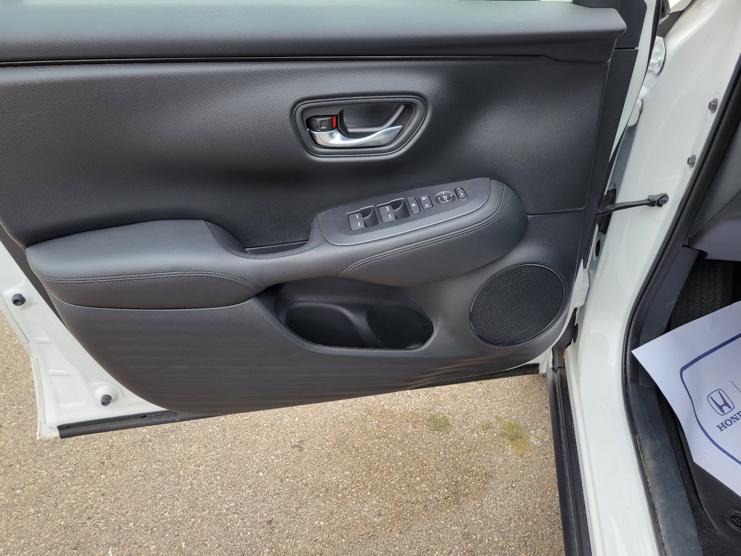 Certified 2025 Honda HR-V LX image 18