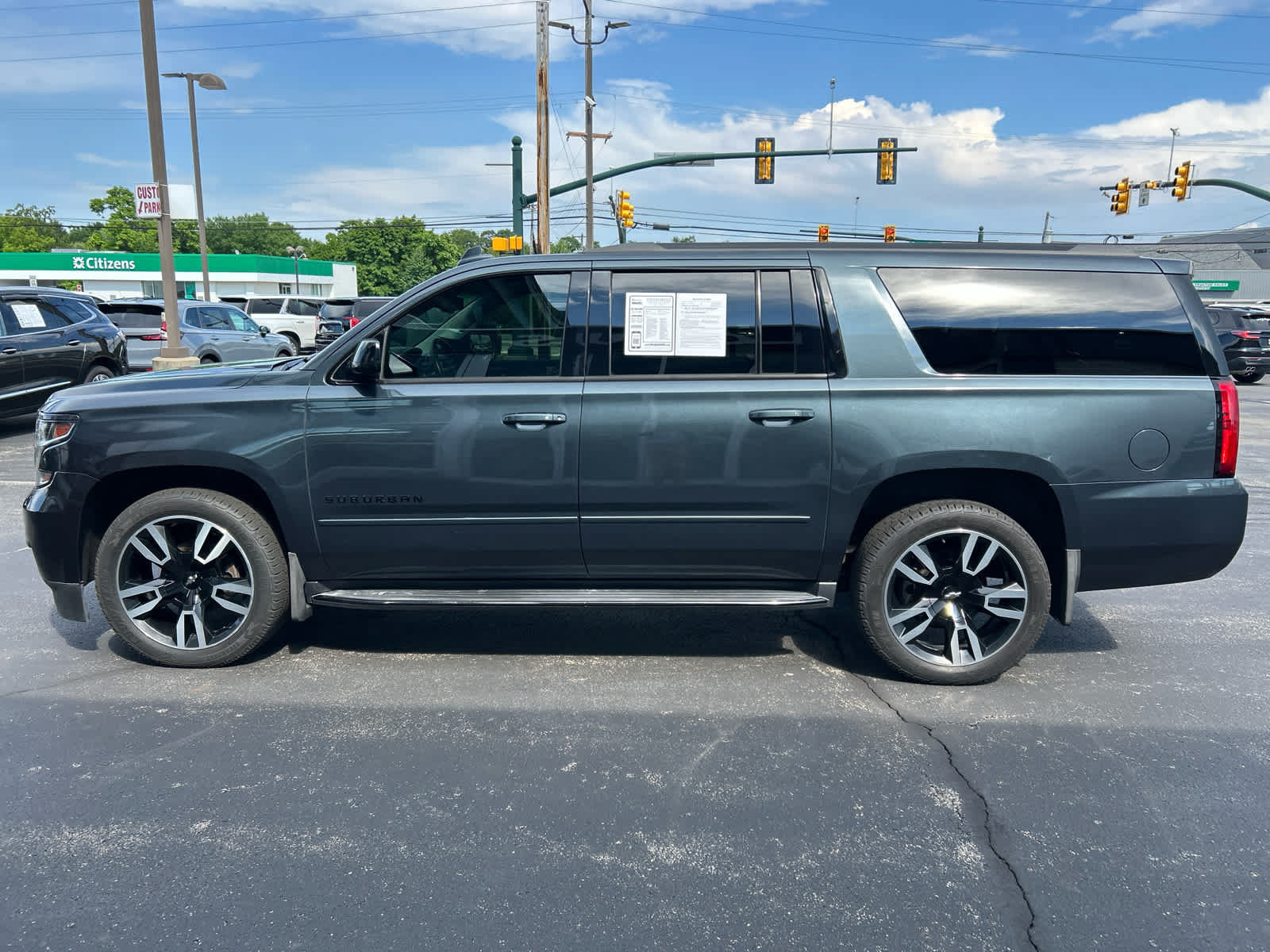 Used 2019 Chevrolet Suburban Premier AWD/4WD image 6