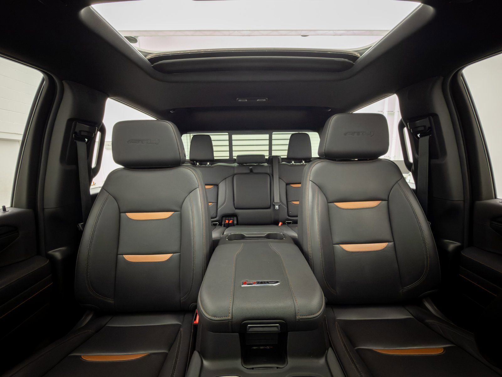 Used 2024 GMC Sierra 2500 AT4 w/ Technology Package image 11