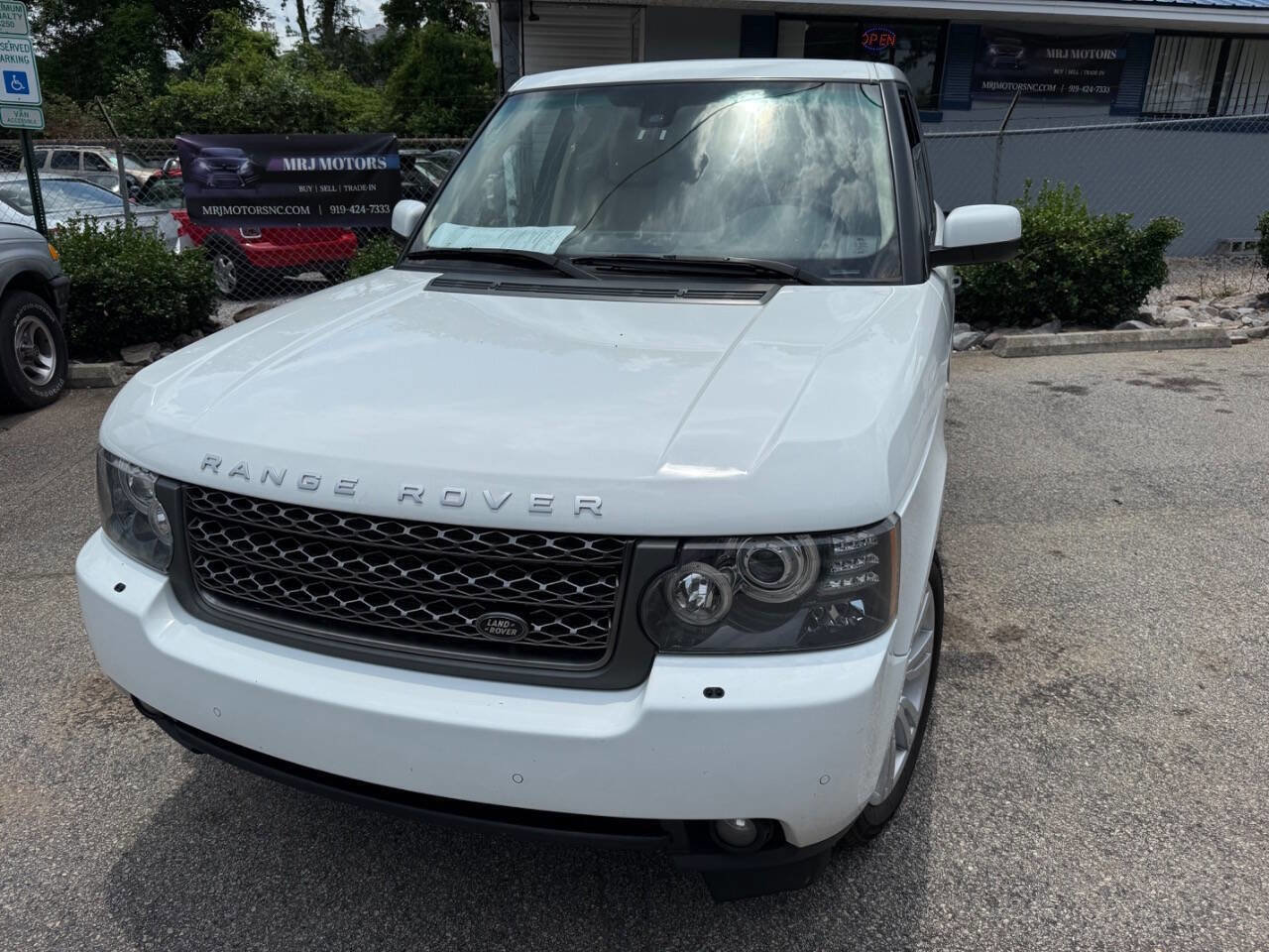 Used 2011 Land Rover Range Rover HSE LUX
