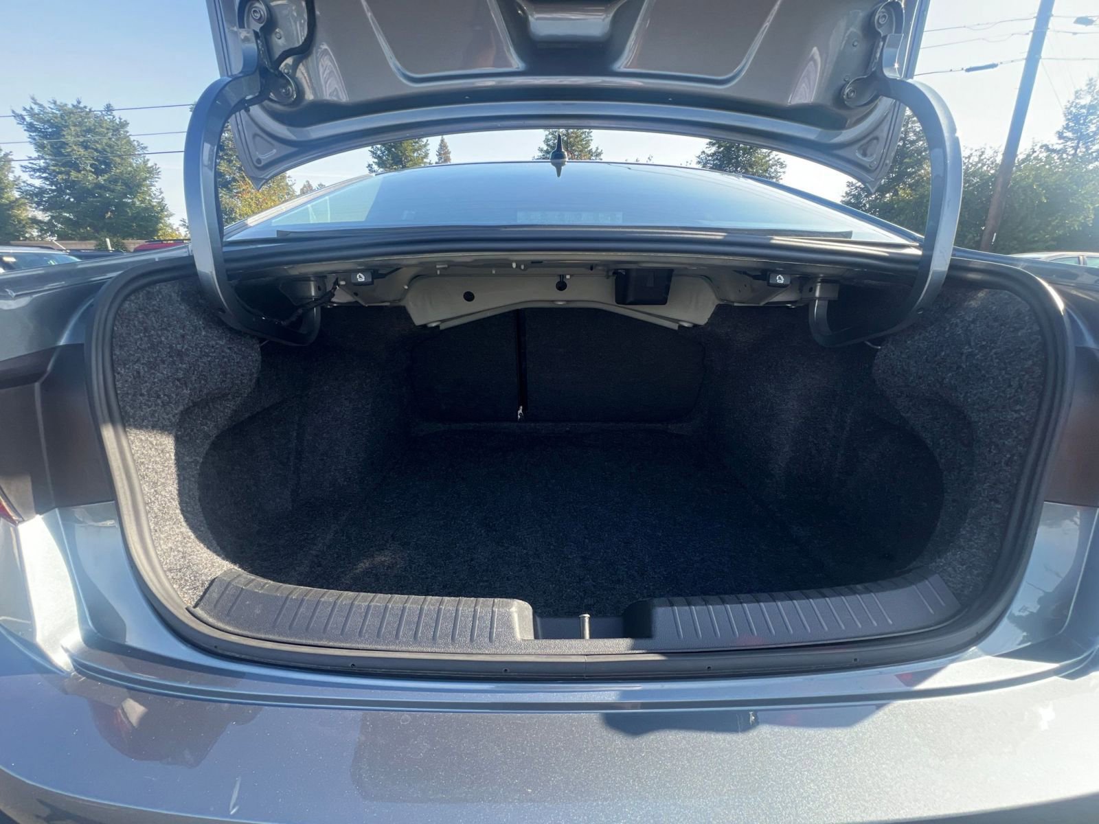 Used 2025 Volkswagen Jetta SE image 27