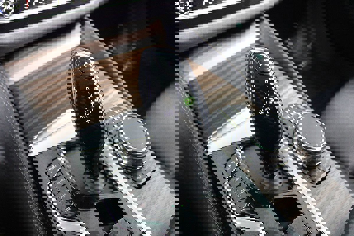 Used 2023 BMW 530e 530e w/ M Sport Package image 25