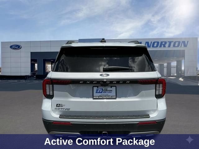 Used 2025 Ford Explorer Active w/ Active Comfort Package RWD image 6