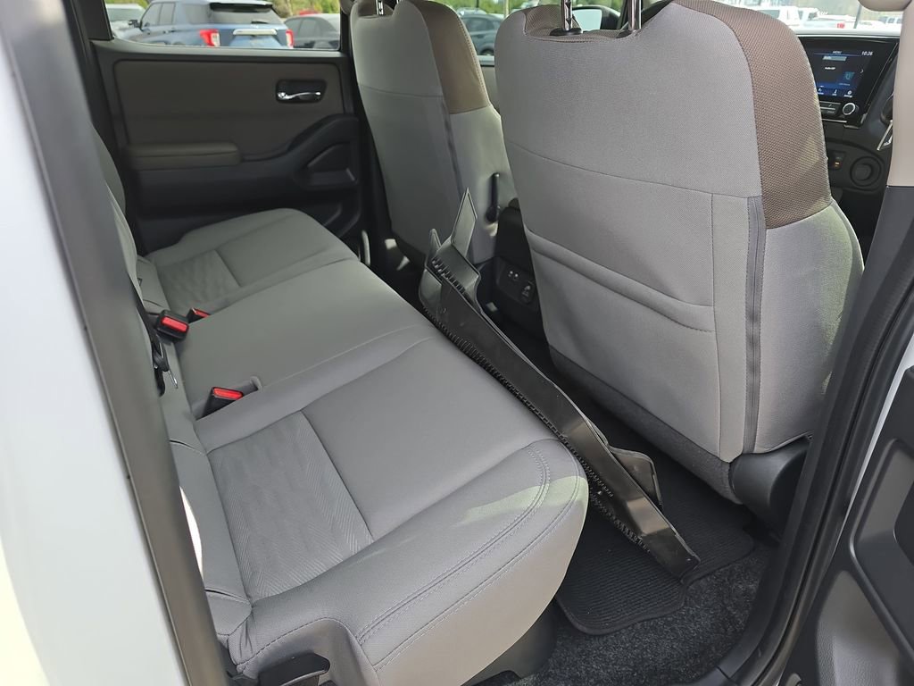 Used 2024 Nissan Frontier SV w/ SV Convenience Package image 14
