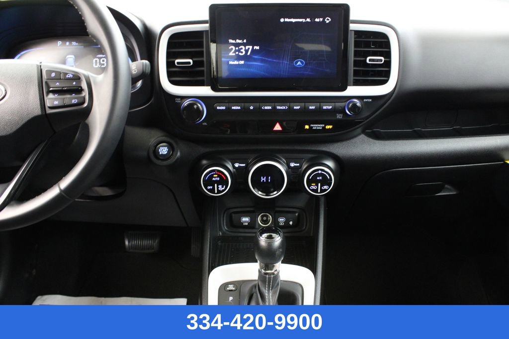 Used 2024 Hyundai Venue Limited image 20