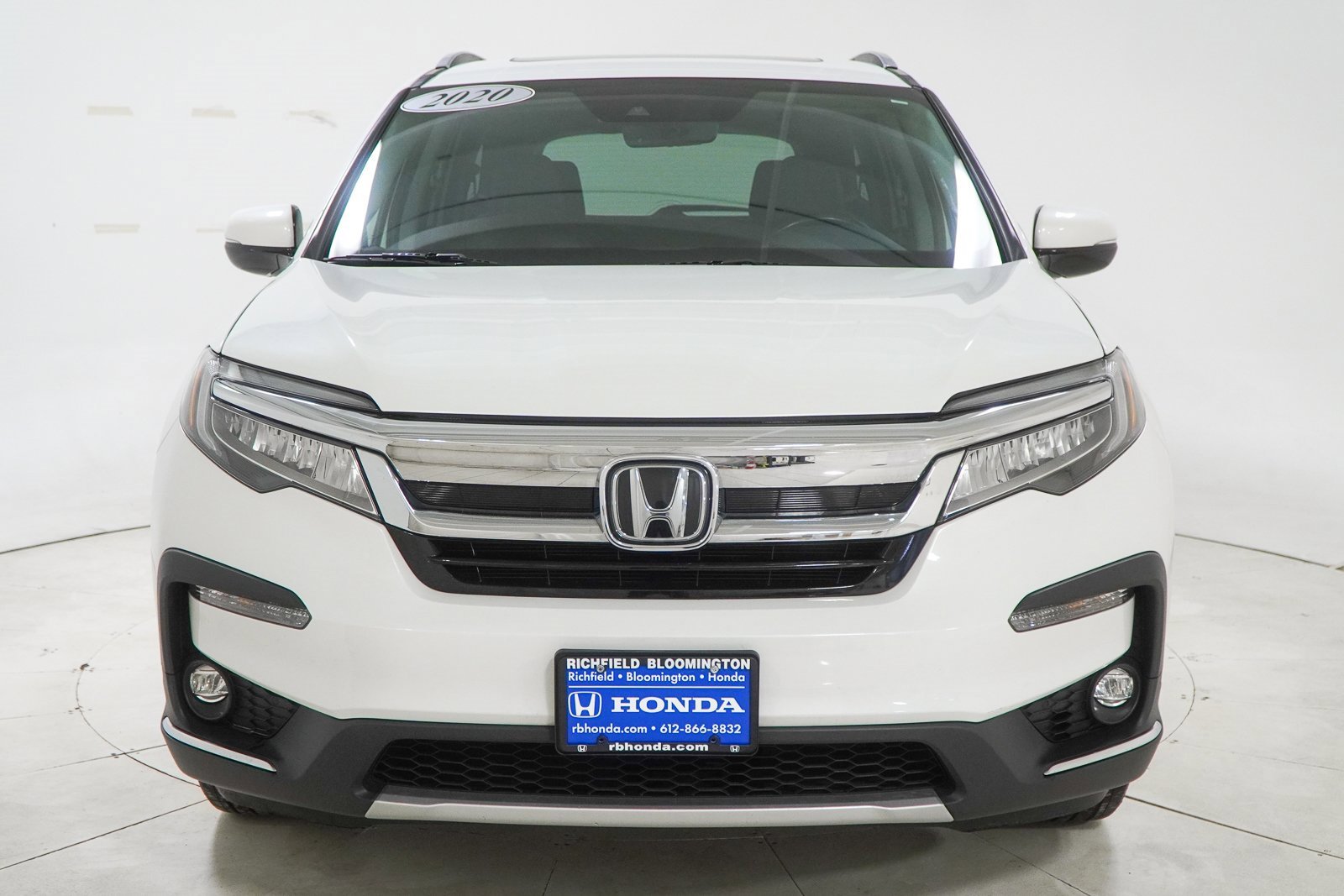 Used 2020 Honda Pilot Touring image 3