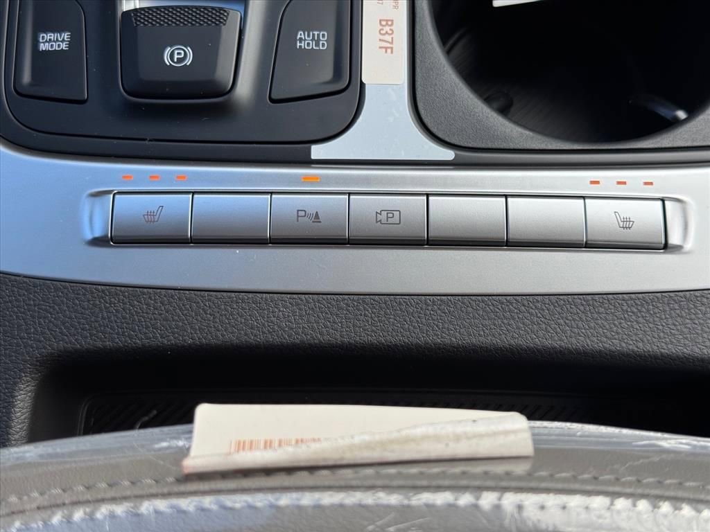 New 2026 Kia Carnival FWD image 16