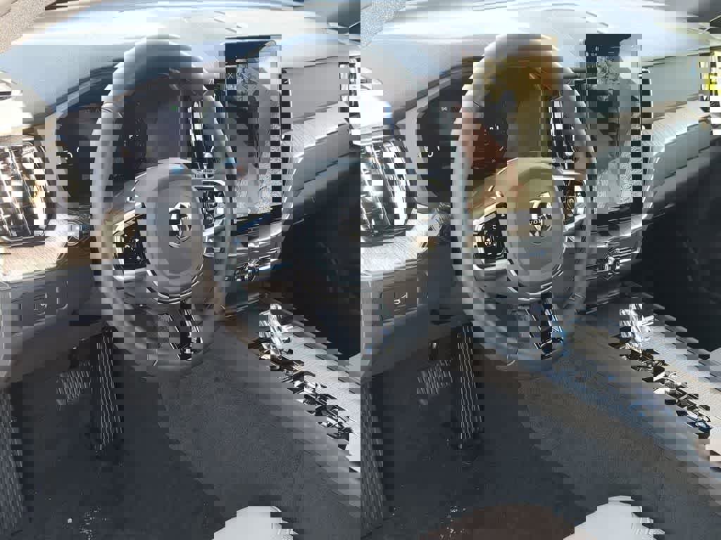 New 2026 Volvo XC60 B5 Plus w/ Protection Package Premier image 2