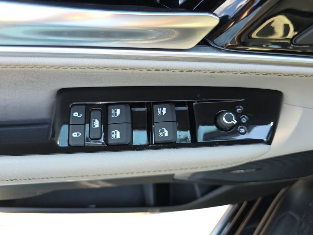Used 2023 Jeep Wagoneer L Series III RWD image 27