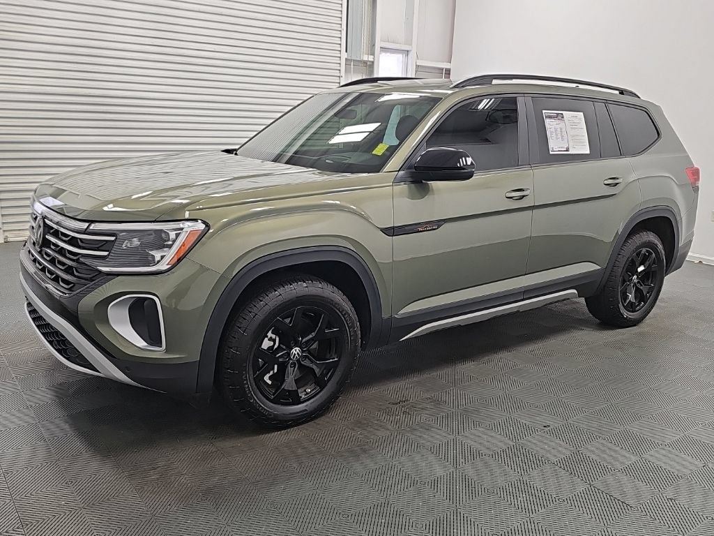 Used 2024 Volkswagen Atlas Peak Edition SEL AWD/4WD image 5