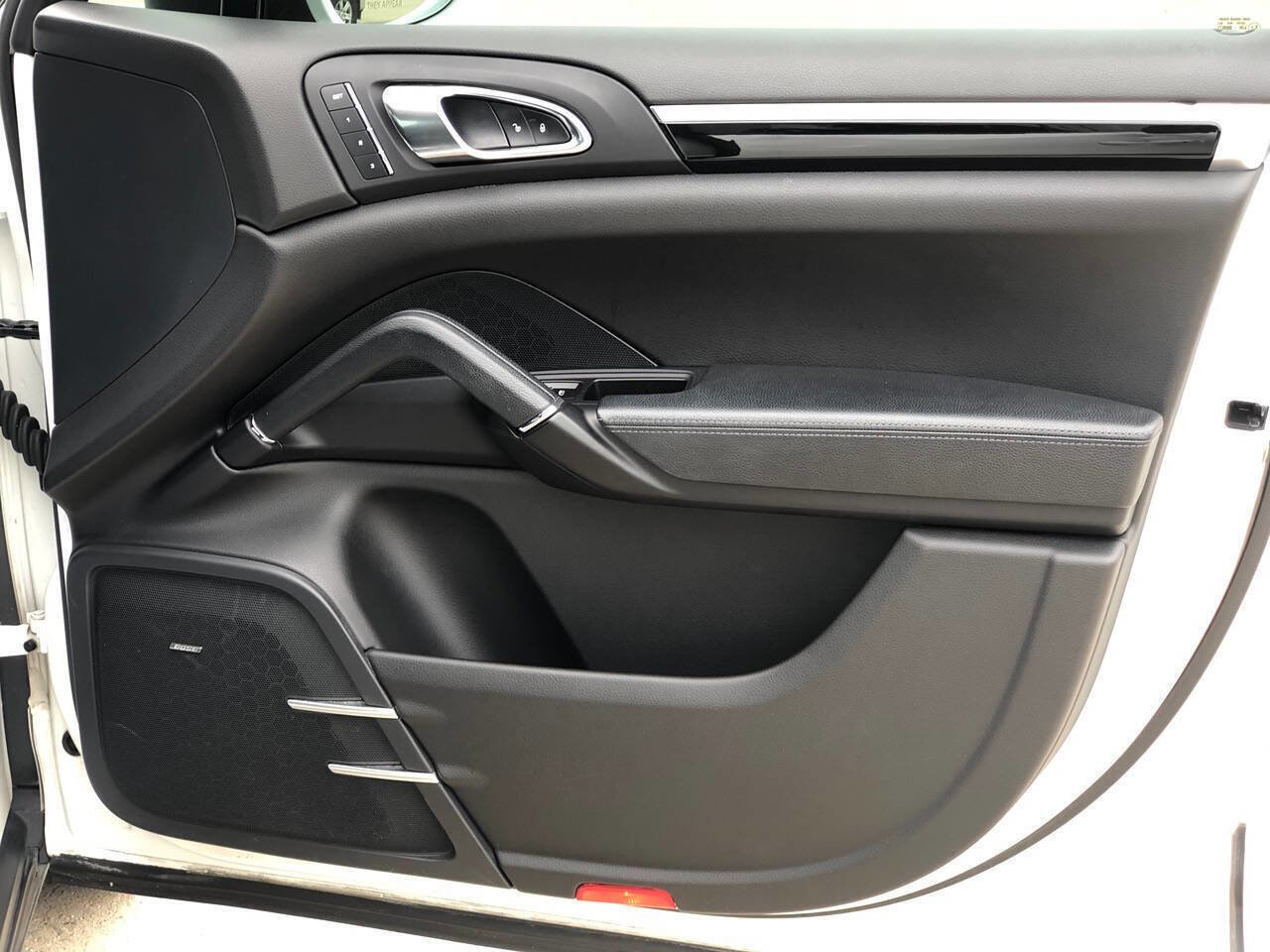 Used 2017 Porsche Cayenne S Platinum image 9