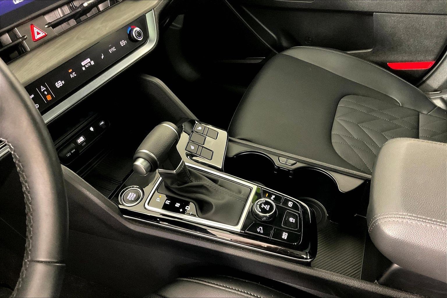 Used 2025 Kia Sportage X-Line w/ Premium Package image 18