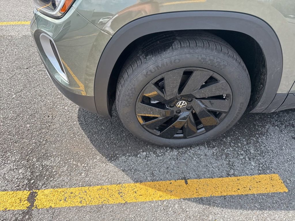 New 2026 Volkswagen Atlas SE image 9