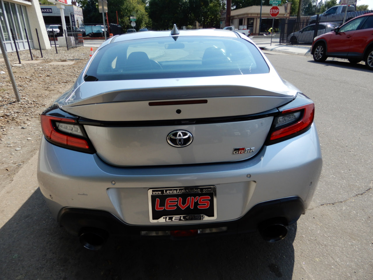 Used 2023 Toyota GR86 Premium w/ ALL Weather Mat Package (TMS) image 6