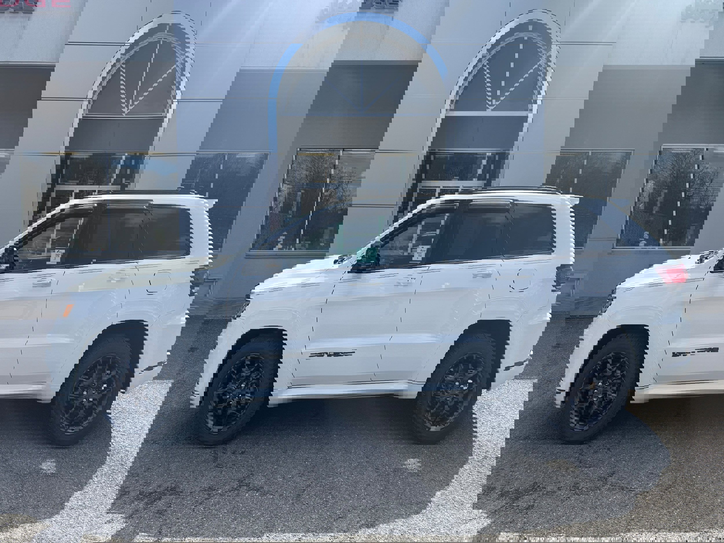 Certified 2019 Jeep Grand Cherokee Limited X image 2