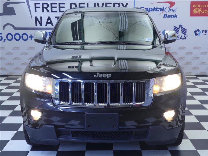 Used 2013 Jeep Grand Cherokee Laredo AWD/4WD image 2