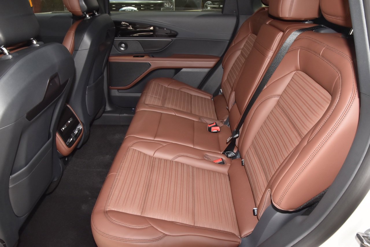 New 2026 Lincoln Nautilus Reserve AWD/4WD image 14