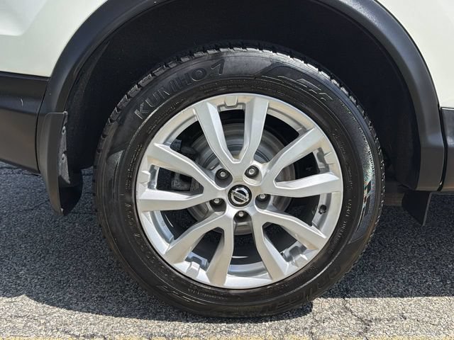 Certified 2021 Nissan Rogue Sport SV AWD/4WD image 12