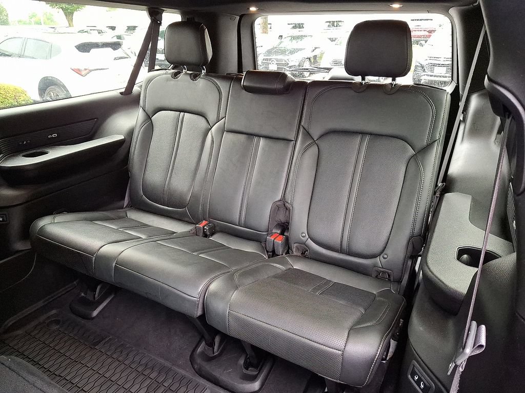 Certified 2023 Jeep Wagoneer L Series II AWD/4WD image 10