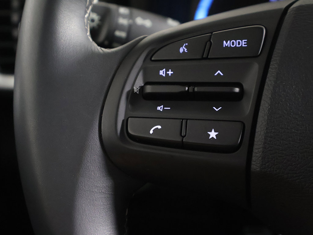 Certified 2026 Hyundai Venue SEL FWD image 36