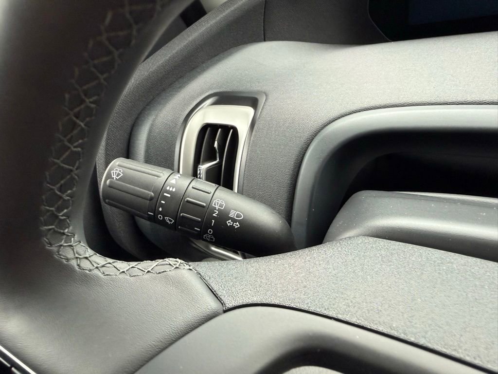 New 2025 Ford Expedition Active image 26