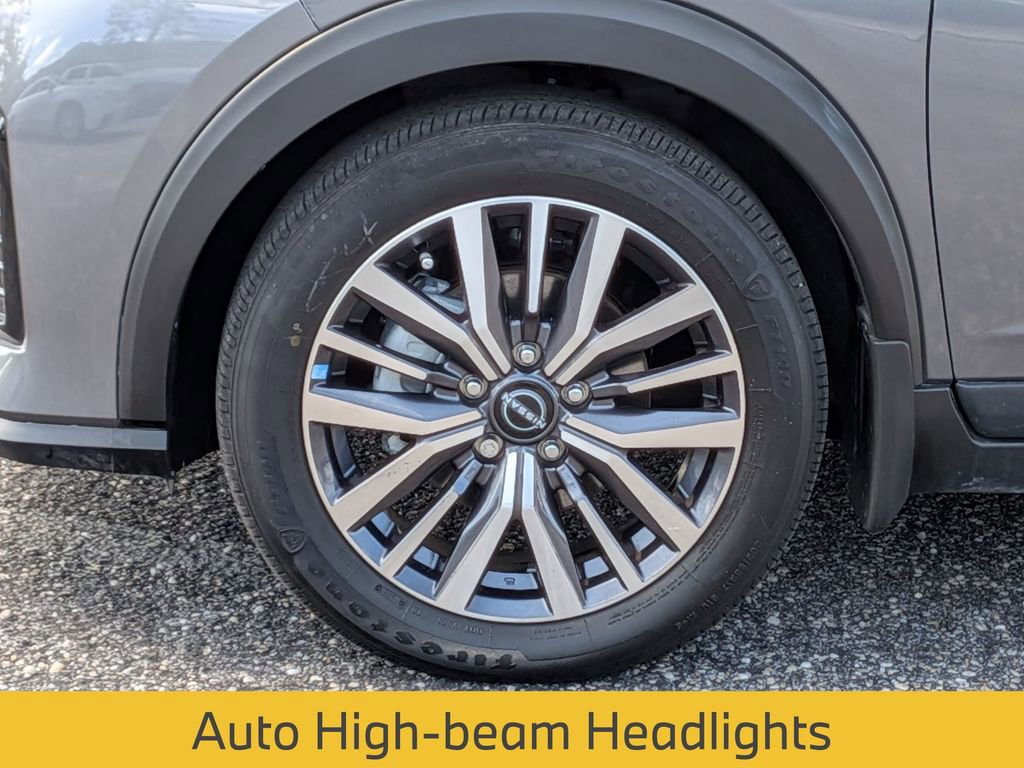 Used 2024 Nissan Kicks SV FWD image 13