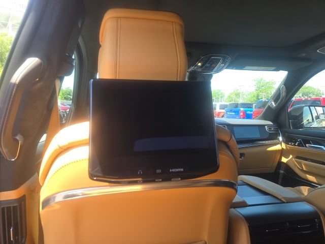 Used 2025 Jeep Grand Wagoneer L Series III w/ Rear Seat Video Group 1 AWD/4WD image 19